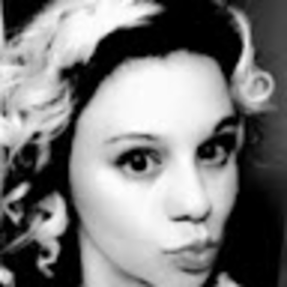 Meet your Posher, Fallon - Picture 1 of 1